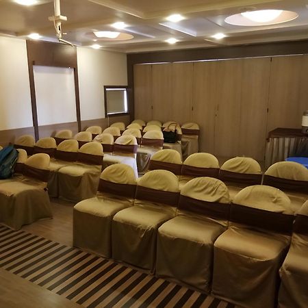 New Hotel Europa Inn Rajkot Eksteriør billede