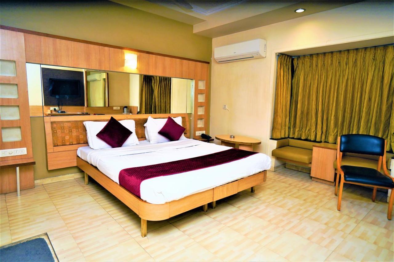 New Hotel Europa Inn Rajkot Eksteriør billede