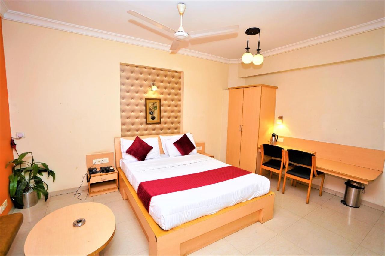 New Hotel Europa Inn Rajkot Eksteriør billede