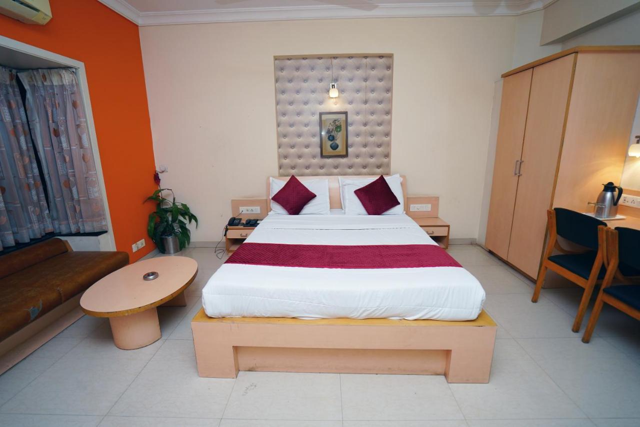 New Hotel Europa Inn Rajkot Eksteriør billede