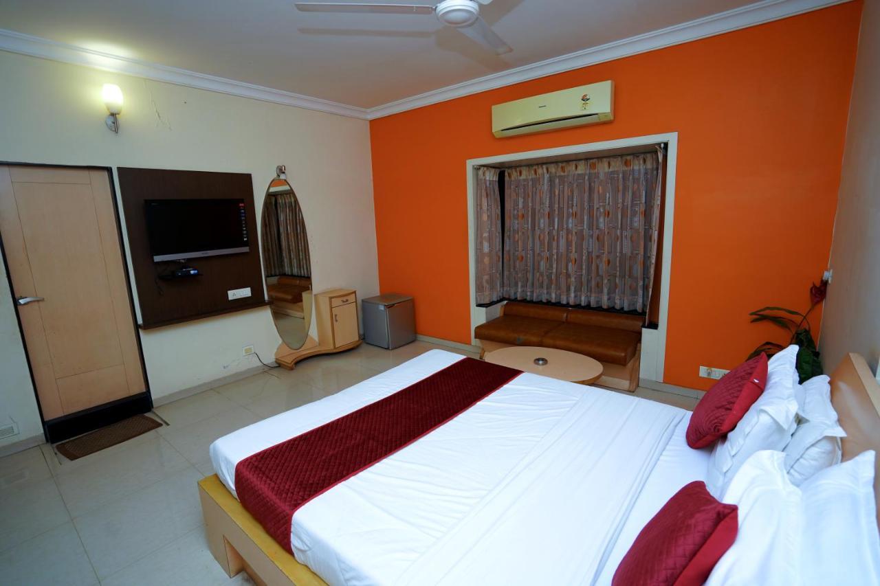 New Hotel Europa Inn Rajkot Eksteriør billede