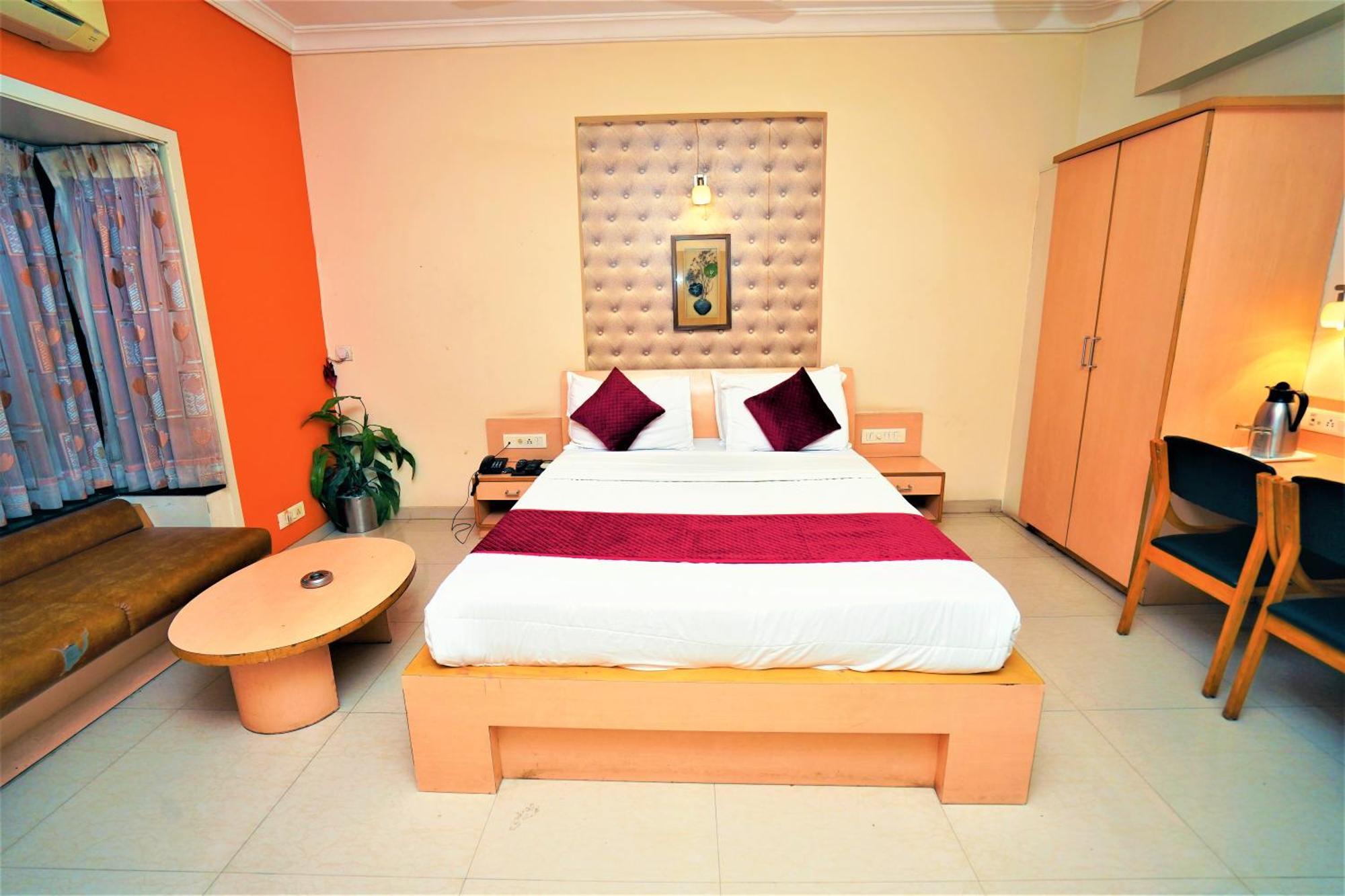 New Hotel Europa Inn Rajkot Eksteriør billede