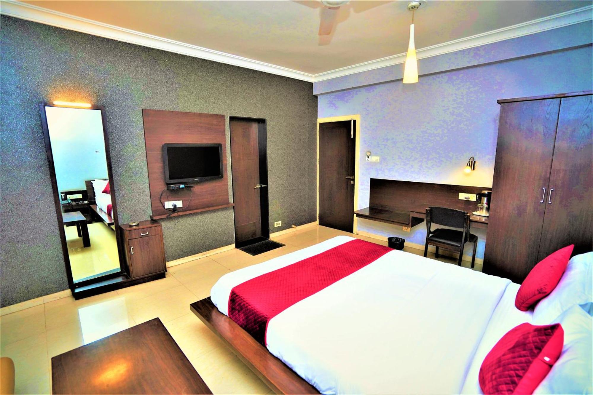 New Hotel Europa Inn Rajkot Eksteriør billede