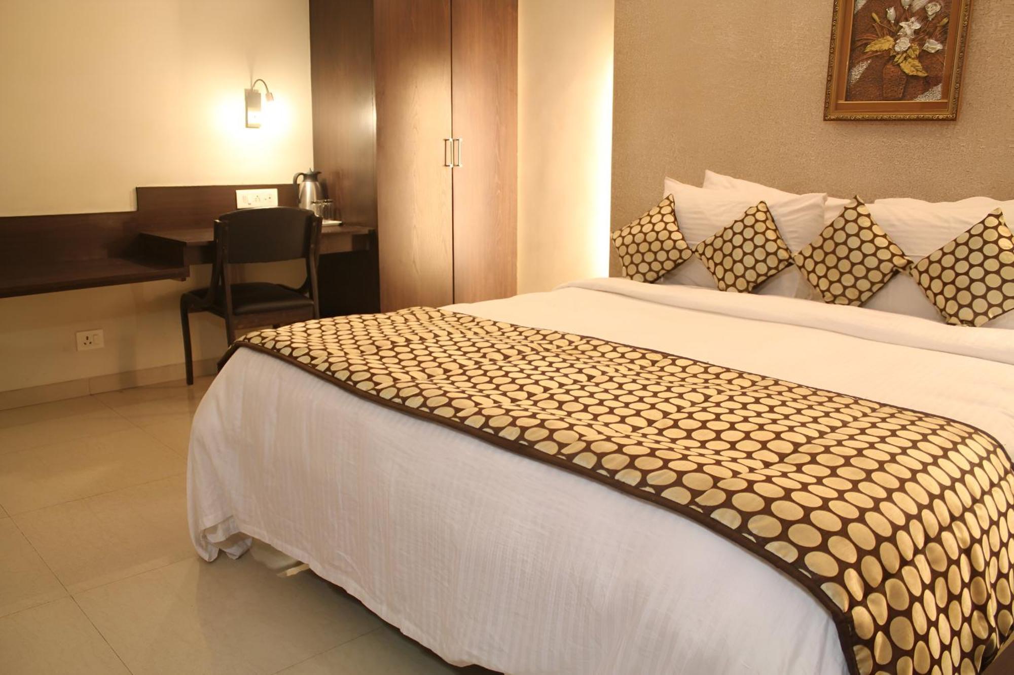 New Hotel Europa Inn Rajkot Eksteriør billede