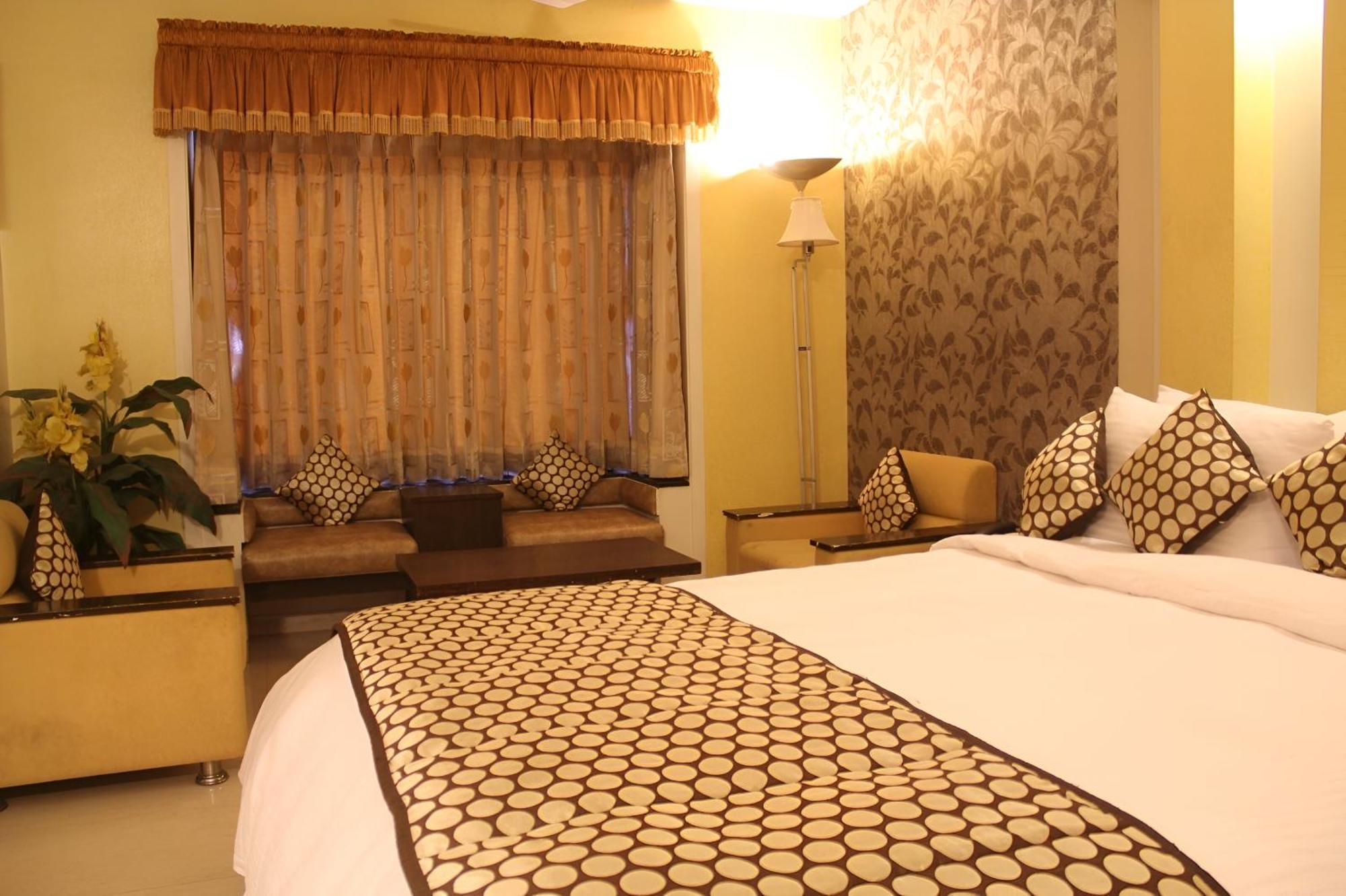 New Hotel Europa Inn Rajkot Eksteriør billede